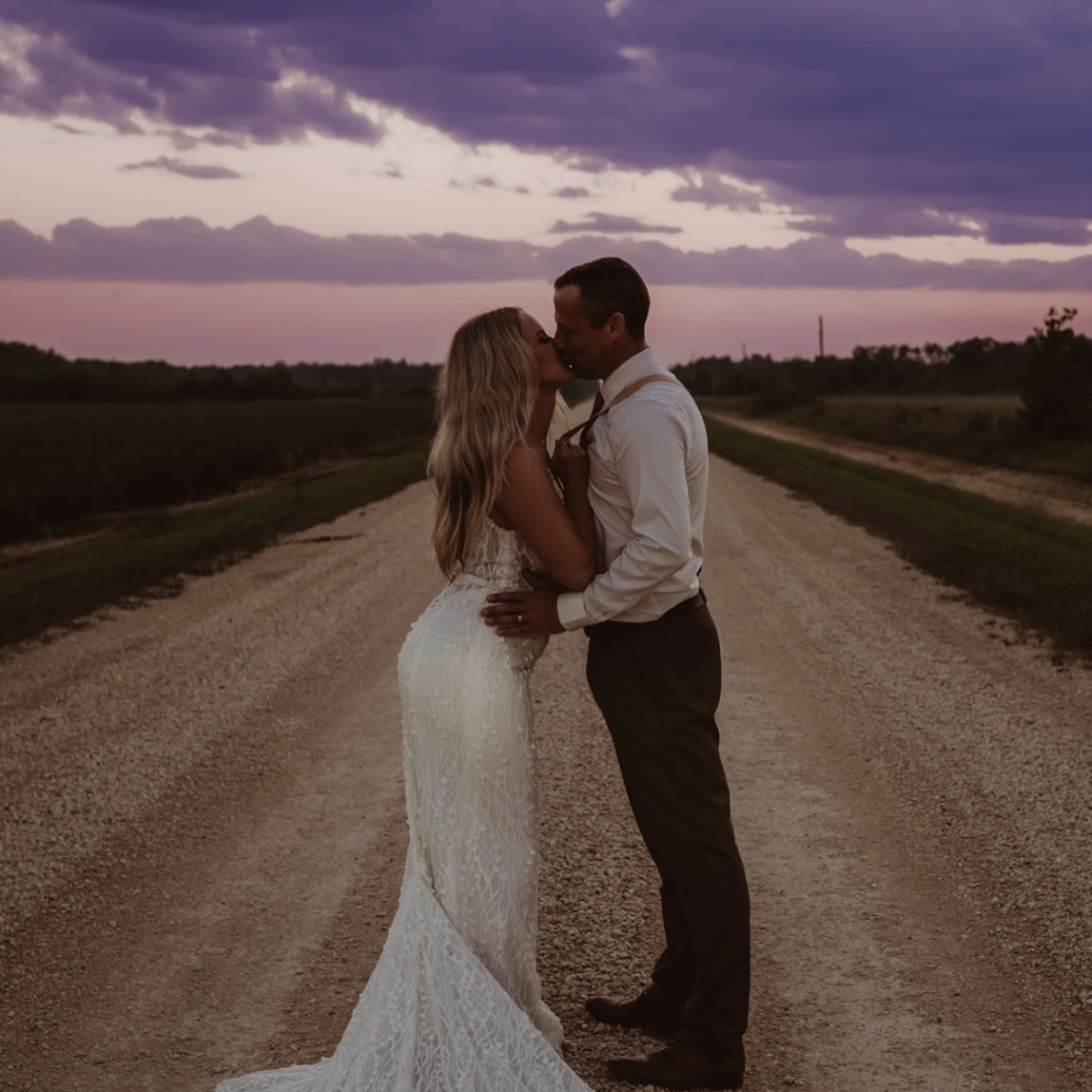 Made With Love "Harlow" Wedding Dress - Typical Dress Size 6-8 - Picture 3 of 7